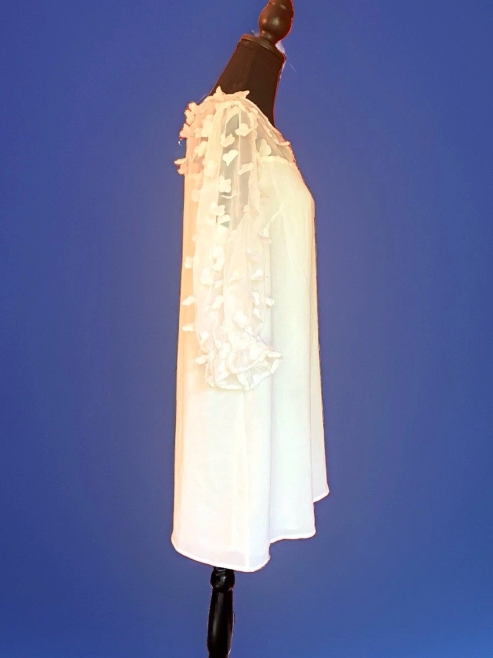 CeCe NWT Ivory Sheer Floral-Appliqué Long Sleeve Shift Dress, Size M - Picture 5 of 15